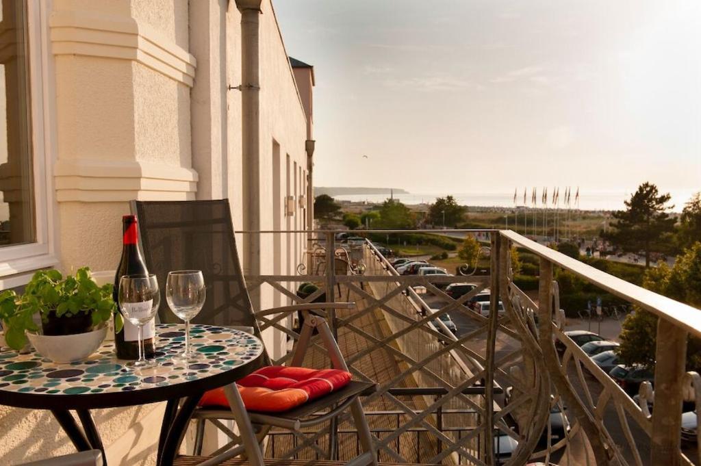 Villa Seeblick Warnemuende - Fewo Mit Meerblick Und Balkon Direkt Am Strand Fuer 2-4 Pers Росток Екстер'єр фото